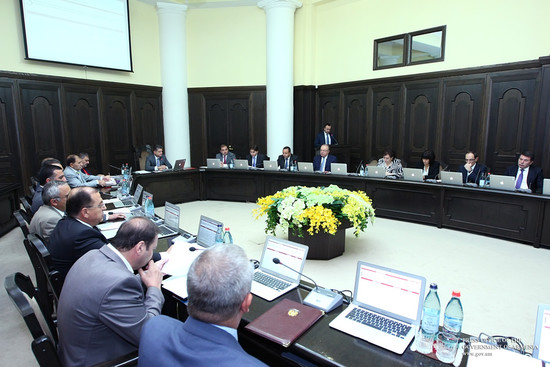 Կառավարությունը ձեռնամուխ է լինում 2014թ. պետբյուջեի նախագծի քննարկմանը
