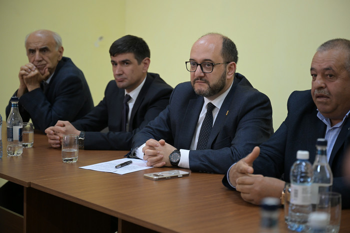 Արայիկ Հարությունյանն այցելել է Արագածոտնի մարզի ազգային փոքրամասնությունների բնակավայրեր
