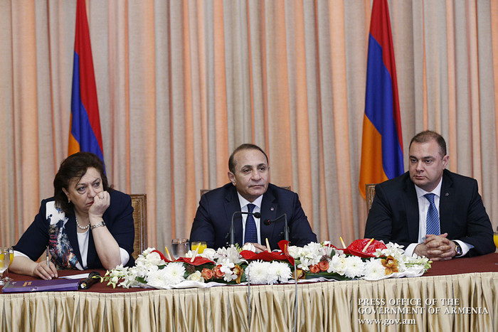 Հովիկ Աբրահամյանը հանդիպել է Քուվեյթի հայ համայնքի ներկայացուցիչների հետ