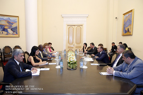 Վարչապետն ընդունել է ՀԲ Հարավային Կովկասի տարածաշրջանային տնօրենին