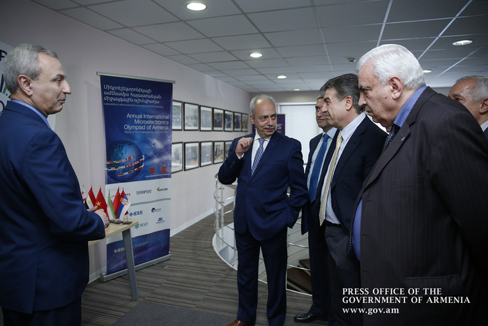 Վարչապետը ծանոթացել է «Սինոփսիս Արմենիա» և «Վօլօ» ընկերությունների ծրագրերին