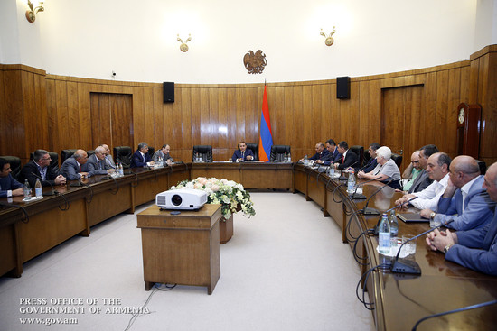 Վարչապետը մասնավոր հատվածի հետ քննարկել է բնակարանաշինարարության զարգացման հնարավորությունը