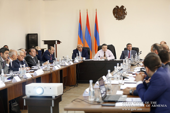 Վարչապետը խորհրդակցություն է անցկացրել Շիրակի մարզպետարանում և հետևել «Կումայրի» պատմական կենտրոնի զ