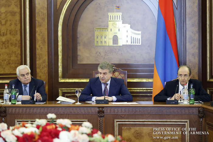Վարչապետը կառուցապատող ընկերությունների ներկայացուցիչների հետ քննարկել է շինարարության ոլորտի զարգաց
