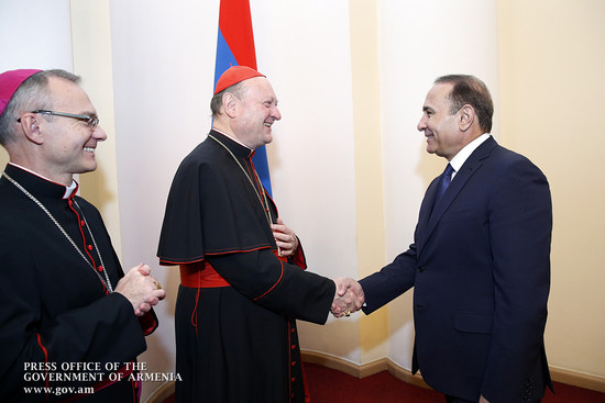 Վարչապետն ընդունել է կարդինալ Ջանֆրանկո Ռավազիին