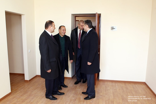 Արմավիր քաղաքի երկու վթարային շենքերի բնակիչների բնակարանային խնդիրներին լուծում է տրվել