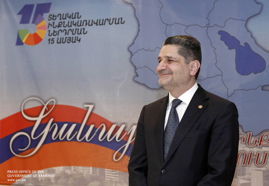 Հուշամեդալներով և շնորհակալագրերով պարգևատրվել են Տեղական ինքնակառավարման մարմինների կին աշխատակիցնե