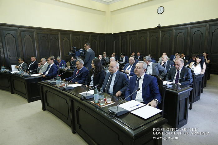 Կառավարության նիստի մասնակիցները հարգել են մեծ բարերարի հիշատակը