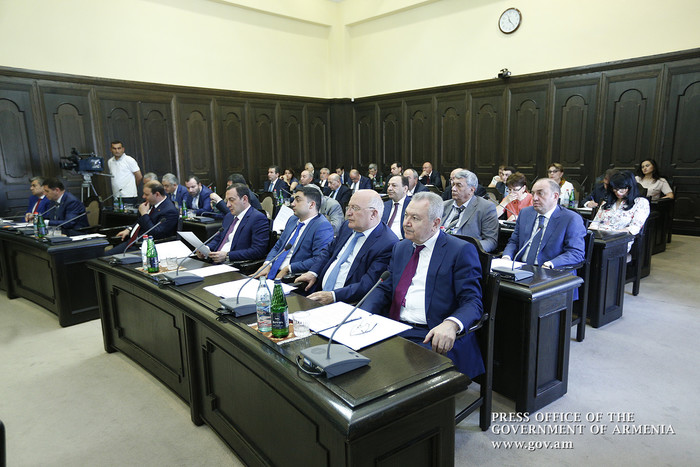 ՀՀ վարչապետը հանձնարարականներ է տվել կրթության ոլորտի և գնումների գործընթացի  բարեփոխումների վերաբեր