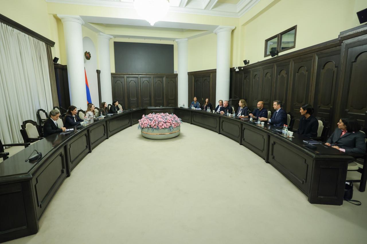 Լիլիթ Մակունցն ընդունել է «Pacific Council» ուղեղային կենտրոնի գործադիր տնօրեն Քրիստինա Քվինի գլխավորած պատվիրակությանը