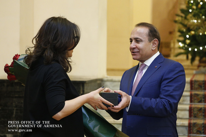 Վարչապետը շնորհավորել է ԶԼՄ-ների ներկայացուցիչներին Ամանորի և Սուրբ Ծնունդի առթիվ