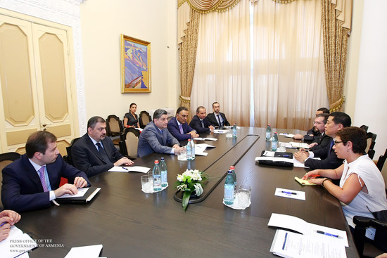 Վարչապետը հանդիպել է Ասիական զարգացման բանկի փոխնախագահին