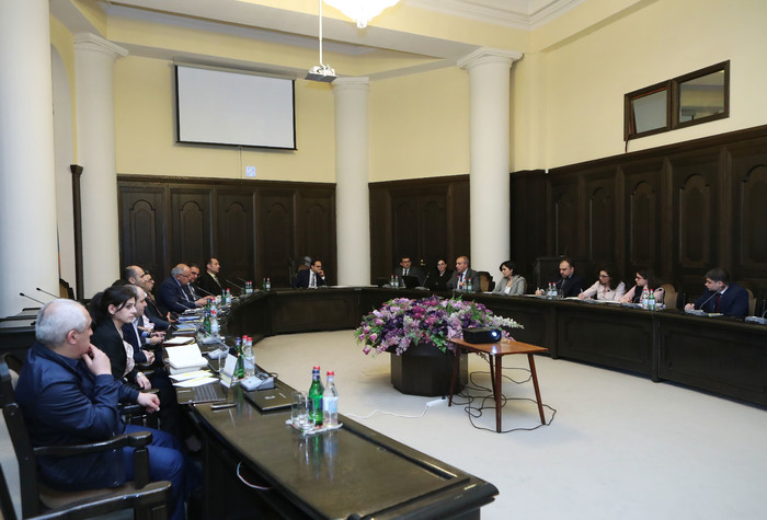 Փոխվարչապետ Տիգրան Ավինյանն անցկացրել է քննարկում պետական ծառայությունների ոլորտի բարեփոխումների վեր