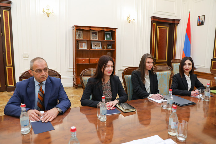 Փոխվարչապետ Տիգրան Խաչատրյանն ընդունել է Սերբիայի դեսպանին