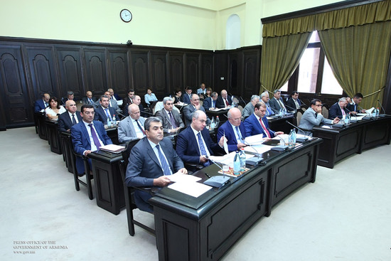 Կառավարությունը ձեռնամուխ է լինում 2014թ. պետբյուջեի նախագծի քննարկմանը