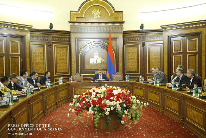 «Ձեզ հետ միասին Հայաստանում որակական փոփոխություններ անելու  հնարավորություն ունենք». վարչապետն ընդո