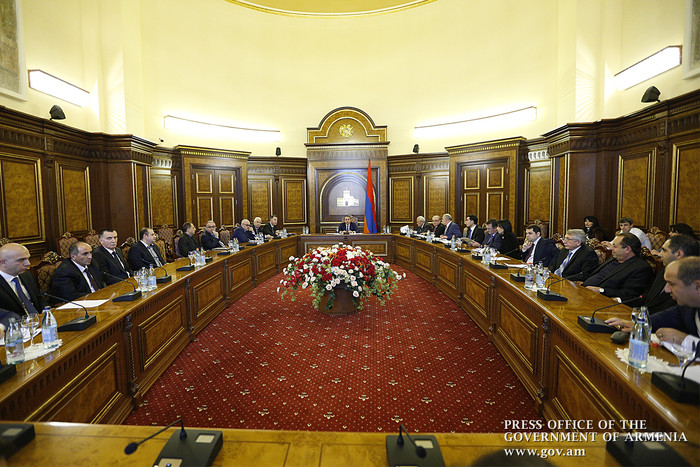 Վարչապետի գլխավորությամբ քննարկվել են հանքարդյունաբերության ոլորտի հետագա զարգացմանն ուղղված հարցեր