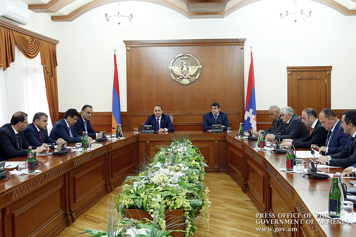 ՀՀ և ԼՂՀ վարչապետների նախագահությամբ տեղի է ունեցել ՀՀ և ԼՂՀ կառավարությունների անդամների հանդիպումը