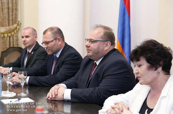 Կառավարությունում քննարկվել են Արմավիրի և Չեխիայի Մորավիա-Սիլեզիայի մարզերի միջև հարաբերությունների 