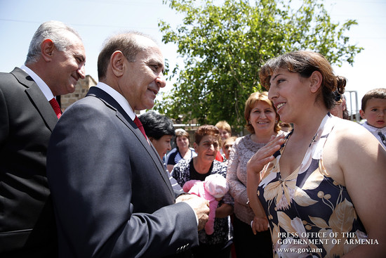 Վարչապետն այցելել է Կոշ համայնք