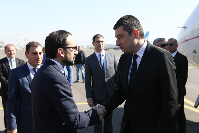 Փոխվարչապետ Տիգրան Ավինյանը դիմավորել է Հայաստան ժամանած Վրաստանի վարչապետին
