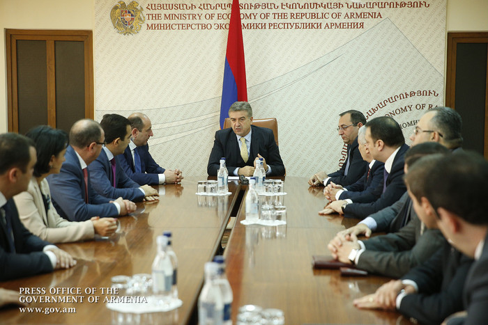 Վարչապետը Սպորտի և երիտասարդության, Բնապահպանության, Առողջապահության, Մշակույթի և Էկոնոմիկայի նախարա