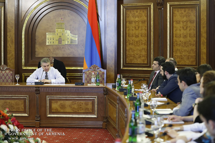 «Ֆանտաստիկ հնարավորություն ունեք մասնակցելու մեր երկրի կառավարման գործընթացում». Վարչապետը հանդիպել 