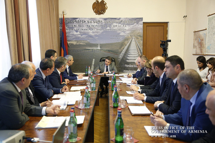 Վարչապետը ՀՀ տրանսպորտի, կապի և տեղեկատվական տեխնոլոգիաների նախարարության աշխատակազմի հետ քննարկել է