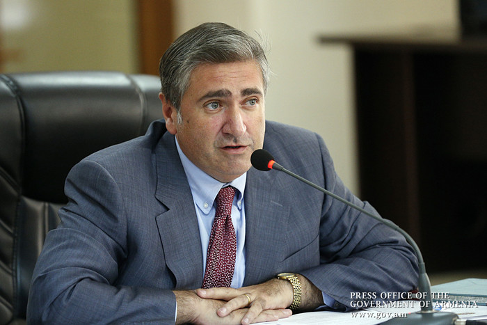 Վարչապետը խորհրդակցություն է անցկացրել Շիրակի մարզպետարանում և հետևել «Կումայրի» պատմական կենտրոնի զ