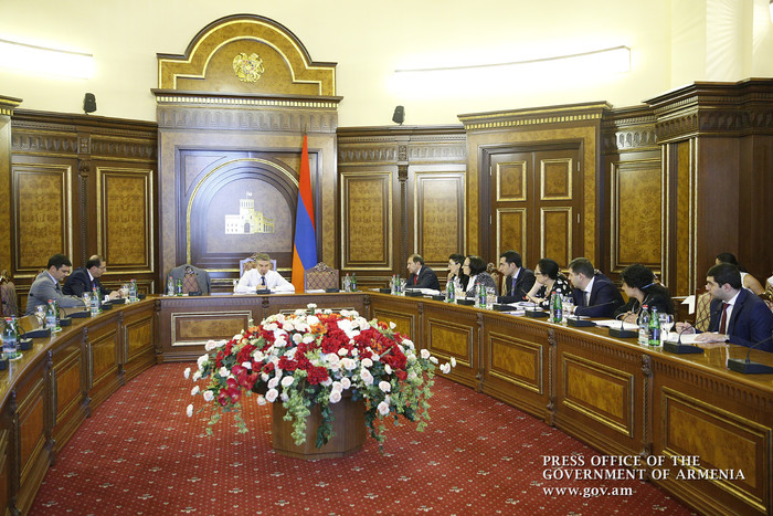 Կառավարությունում մեկնարկել են ՀՀ 2017 թ. պետական բյուջեի նախագծի շուրջ քննարկումները