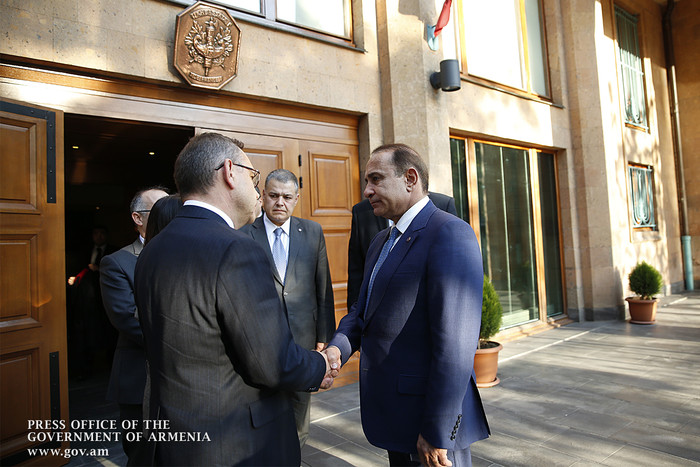 Վարչապետն այցելել է Հայաստանի Հանրապետությունում Ֆրանսիայի Հանրապետության դեսպանություն
