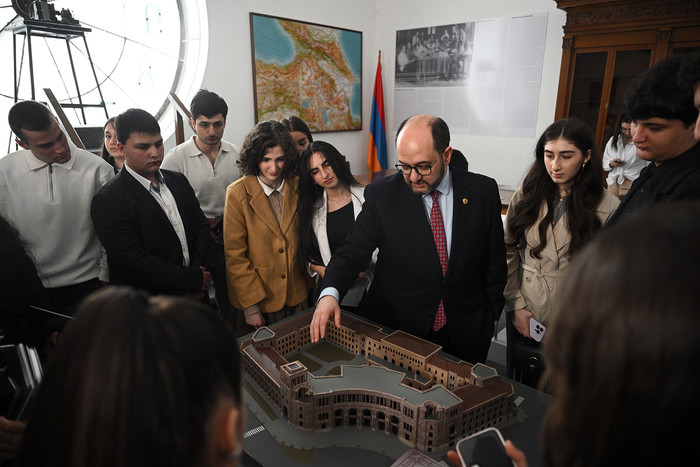 Արայիկ Հարությունյանն ընդունել է «Խորհուրդ X» երիտասարդական ուսանողական կազմակերպության անդամներին