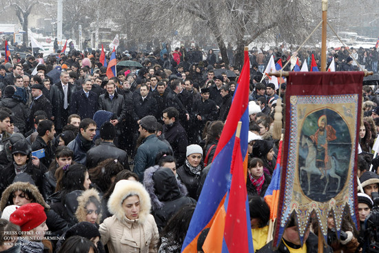 Հանդիսավոր քայլերթով նշվեց Վարդանանց տոնը