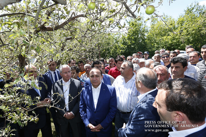 Վարչապետն այցելել է Արթիկ, Օհանավան և Կարբի համայնքներ