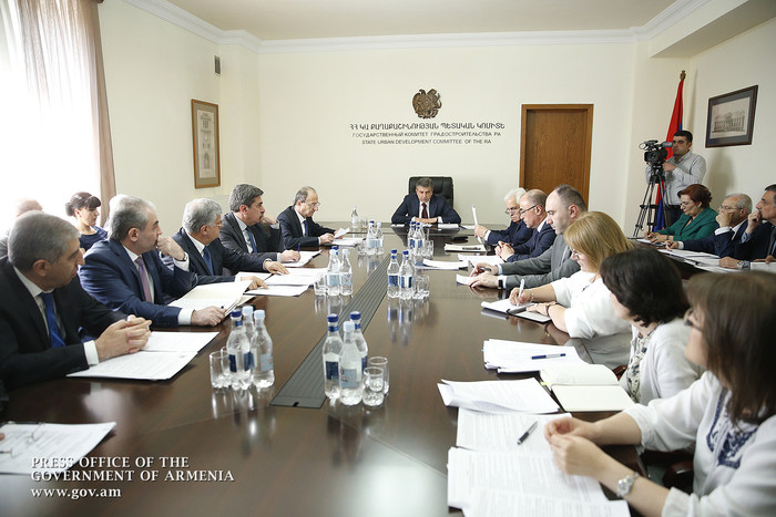 «Անհրաժեշտ է հնարավորինս արագ արդիականացնել նորմատիվատեխնիկական դաշտը». ՀՀ վարչապետը Քաղաքաշինության