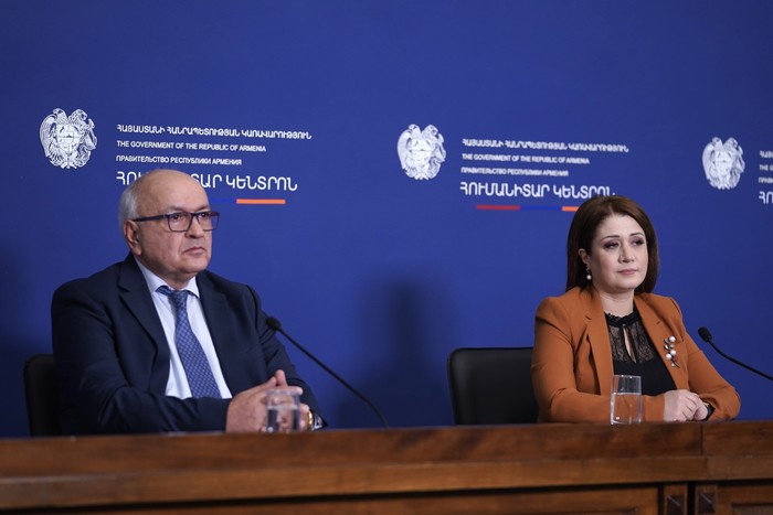 Կառավարության աջակցության հետագա ծրագրերից օգտվելու համար 75-ից բարձր տարիքային խմբում գտնվող, առաջի