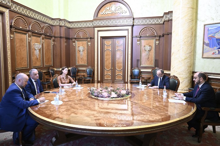 Արայիկ Հարությունյանը և Վասիլիսի Մարագոսը քննարկել են Հայաստան-ԵՄ համագործակցությանը վերաբերող հարցե