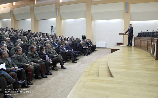 Տիգրան Սարգսյանը ԶՈՒ-ի բարձրագույն սպայակազմին է ներկայացրել ՀՀ տնտեսական քաղաքականությունը