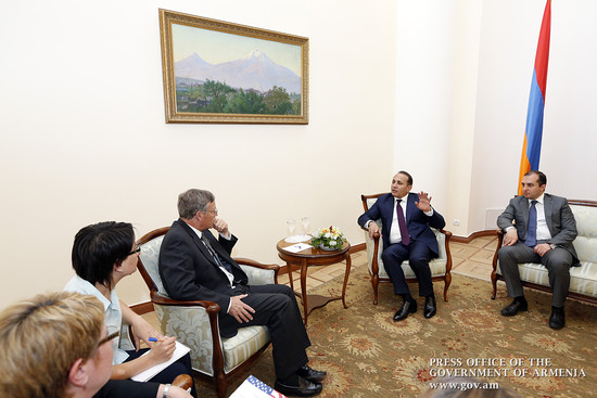 Վարչապետն ընդունել է Ջոն Հեֆերնին և Քարեն Հիլիարդին
