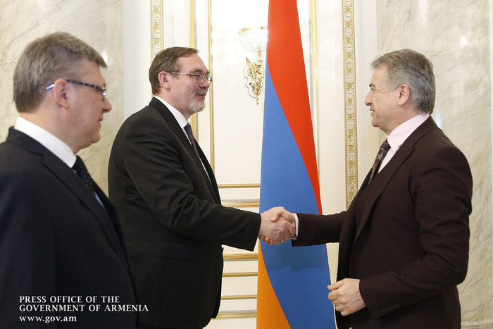 Վարչապետը հրաժեշտի հանդիպում է ունեցել Հայաստանում Ռուսաստանի դեսպանի հետ