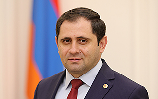 The photo Suren Papikyan