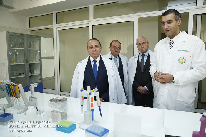 Վարչապետը ծանոթացել է «Հանրապետական անասնաբուժասանիտարական և բուսասանիտարական լաբորատոր ծառայություն
