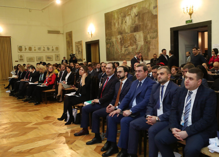 Փոխվարչապետը մասնակցեց Արդյունահանող ճյուղերի թափանցիկության նախաձեռնության ազգային զեկույցի ներկայա
