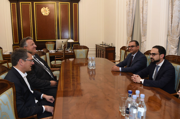 Փոխվարչապետ Տիգրան Ավինյանն ընդունել է Նուբար Աֆեյանին