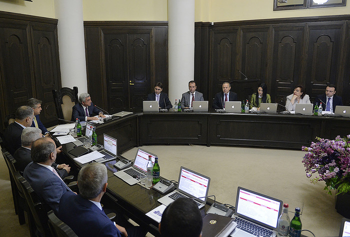 Նախագահ Սերժ Սարգսյանը հանդիպում է ունեցել նոր կառավարության անդամների հետ