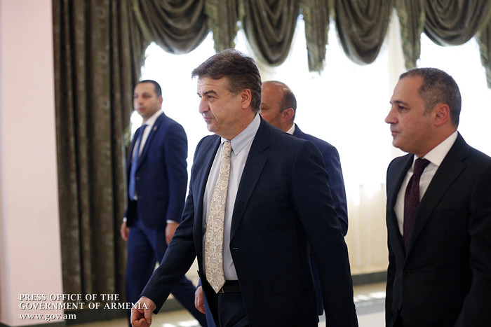 Պետք է խնդիրները կարգավորել՝ գտնելով նաև ոչ ստանդարտ լուծումներ. Կարեն Կարապետյանը Սյունիքի մարզում