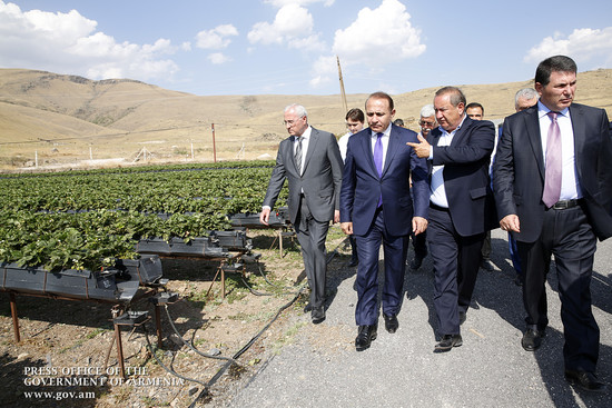 Վարչապետը ծանոթացել է Կոտայքի մարզում գործող մի քանի ընկերությունների ներդրումային ծրագրերին