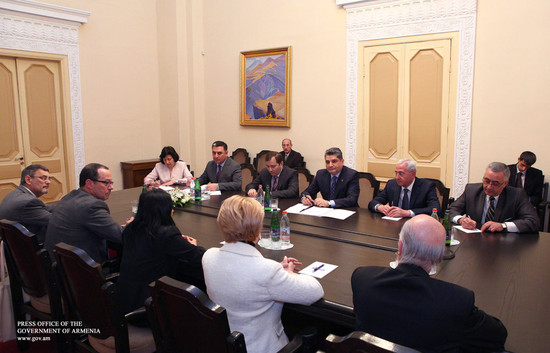 Տիգրան Սարգսյանն ընդունել է Իսրայելի գյուղատնտեսության եւ գյուղական զարգացման նախարարին