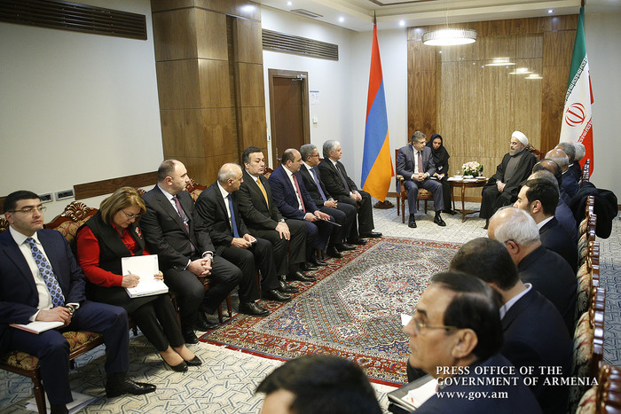 ՀՀ վարչապետ Կարեն Կարապետյանը հանդիպել է ԻԻՀ Նախագահ Հասան Ռոհանիի հետ