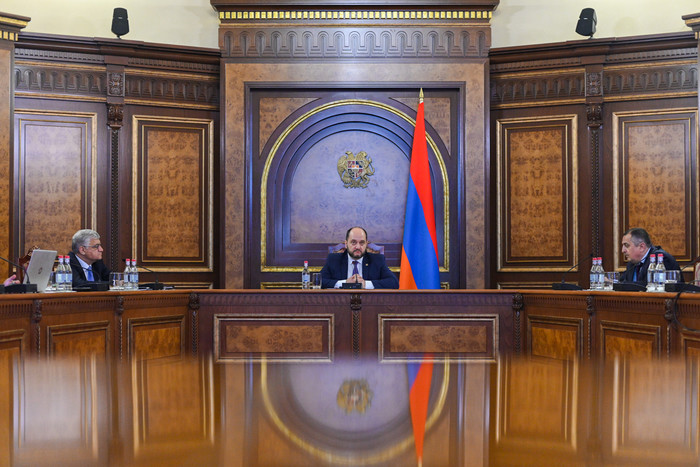 Արայիկ Հարությունյանի գլխավորությամբ քննարկվել է Արթուր Աբրահամի անվան մարզահամալիրի կառուցման հետ կ
